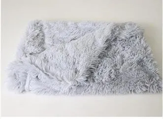 Soft Pet Dog Blanket – Warm Wool & Polyester Plush Blanket for Medium and Large Dogs